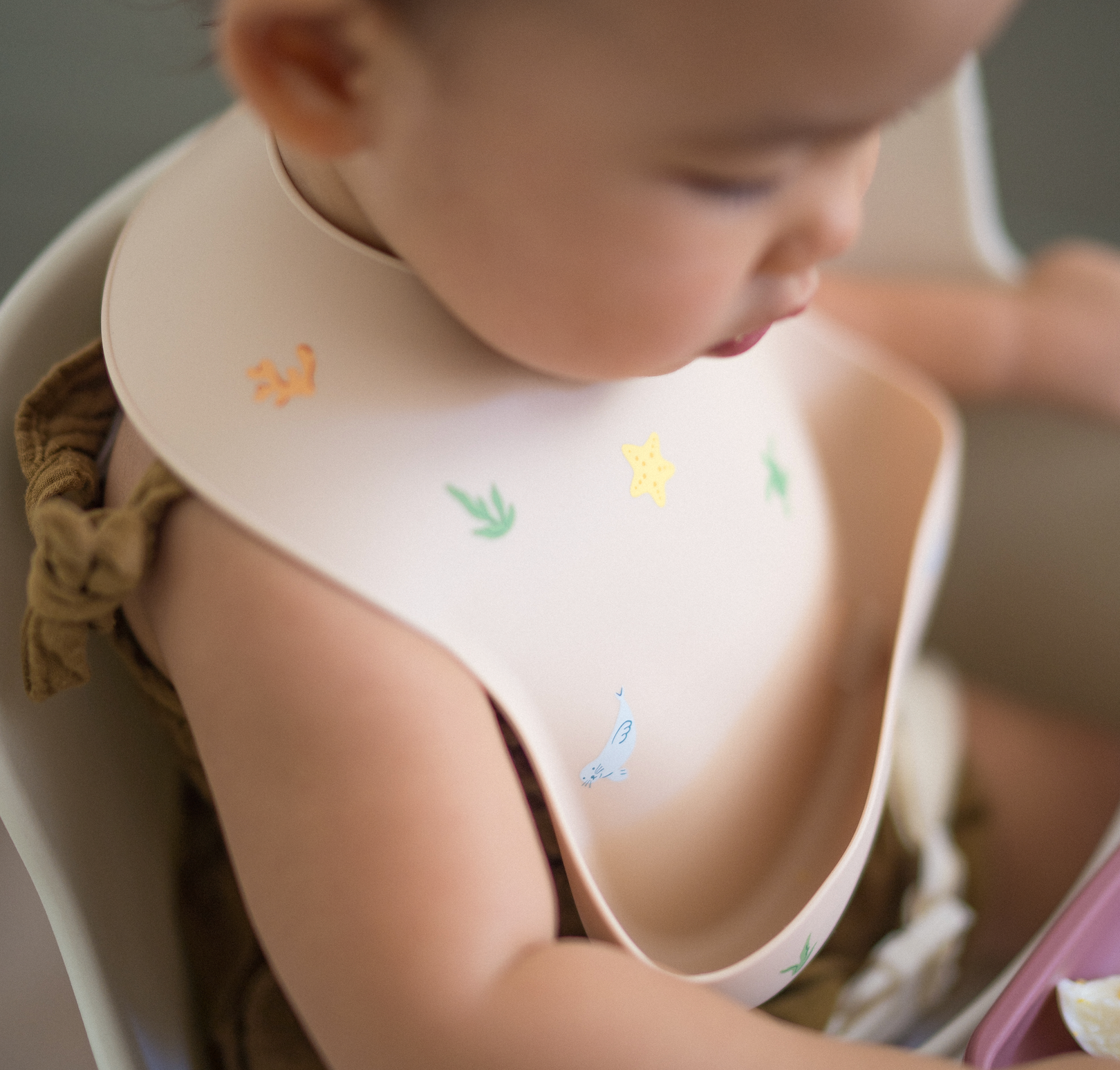 Ava + Oliver: Silicone Bib | Hawaiian Sea Animals Ava + Oliver: Silicone Bib | Hawaiian Sea Animals
